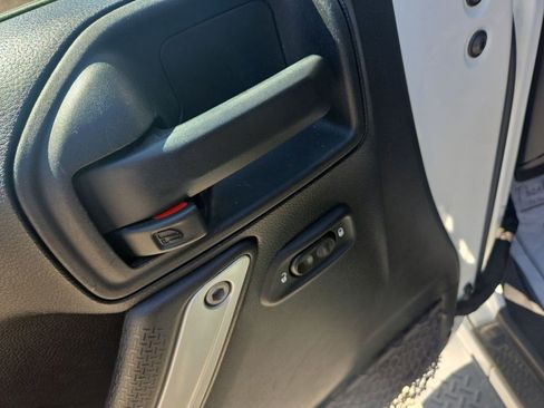 Used 2017 Jeep Wrangler Sahara w/ Connectivity Group image 30