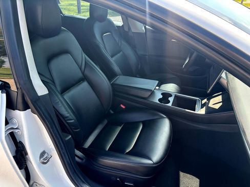 Used 2021 Tesla Model 3 Performance image 12