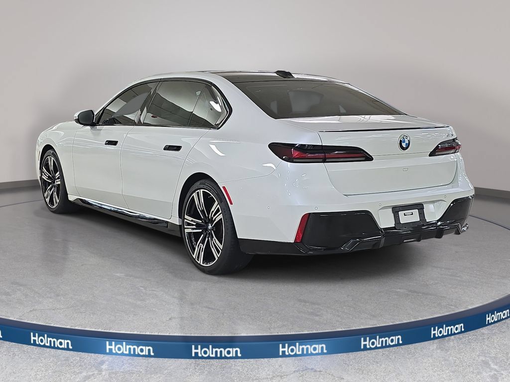 Used 2023 BMW 740i RWD image 9