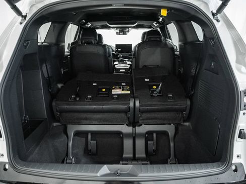 New 2026 Toyota Sienna Platinum image 10