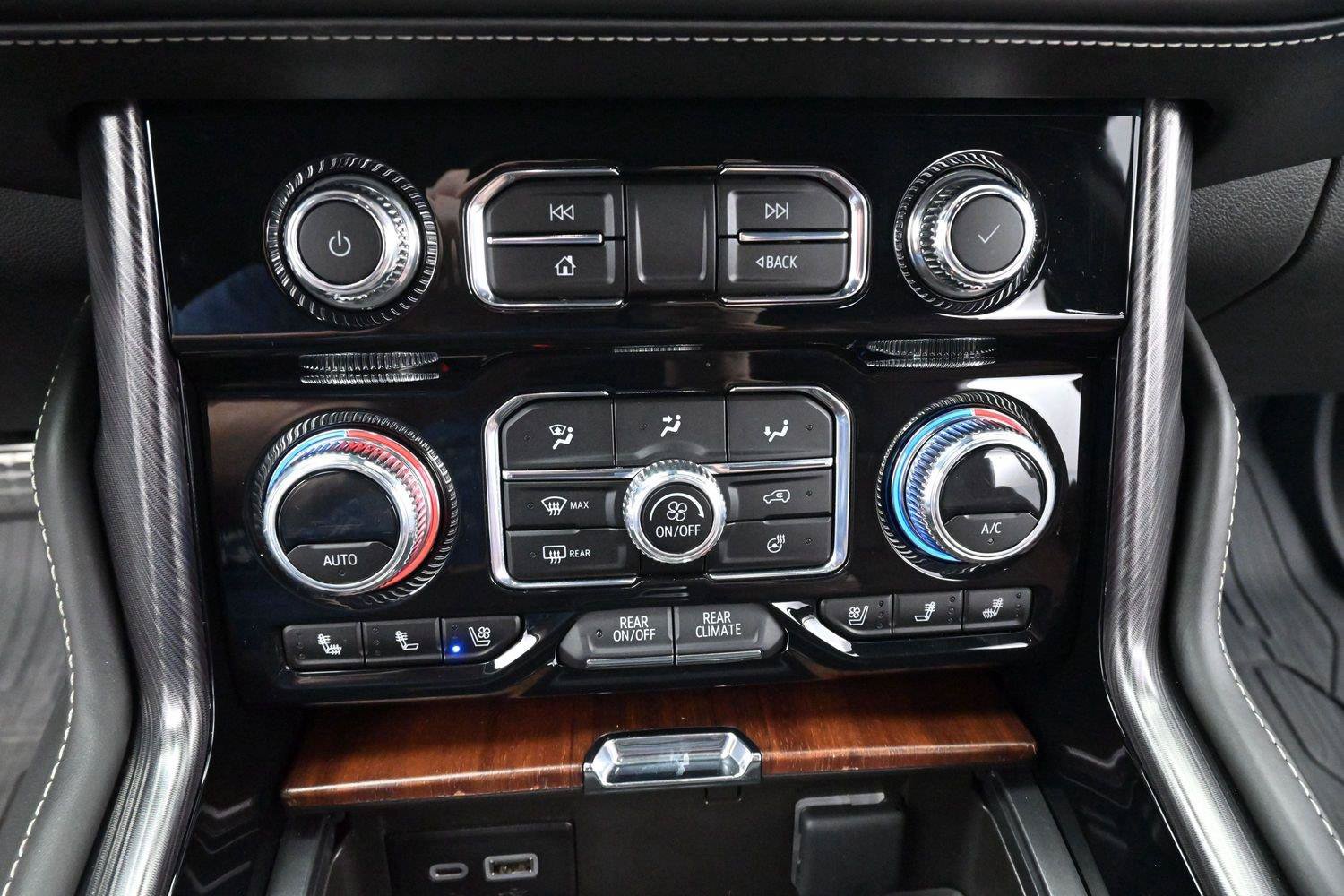 Used 2023 GMC Yukon Denali Ultimate AWD/4WD image 35