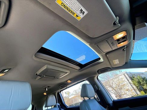 Used 2018 Honda Odyssey EX-L image 17