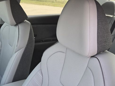 New 2026 Hyundai Elantra Limited w/ Cargo Package FWD image 18