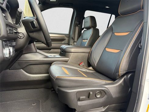 Used 2023 GMC Yukon AT4 image 10