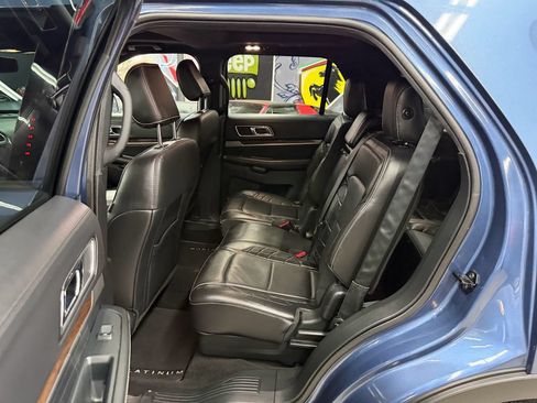 Used 2019 Ford Explorer Platinum AWD/4WD image 13