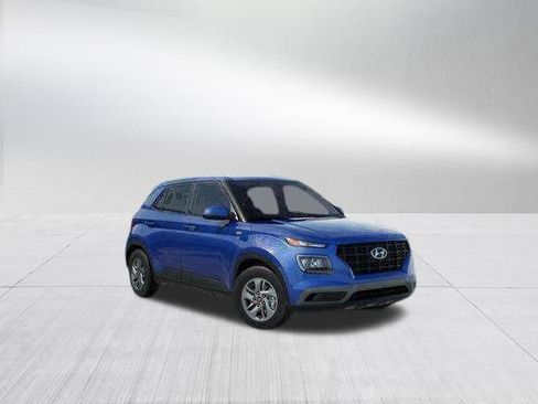 New 2026 Hyundai Venue SE image 2