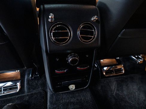 Used 2022 Rolls-Royce Cullinan Black Badge image 71