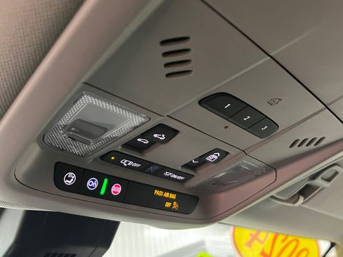 Certified 2024 GMC Terrain SLT w/ Infotainment Package II image 16