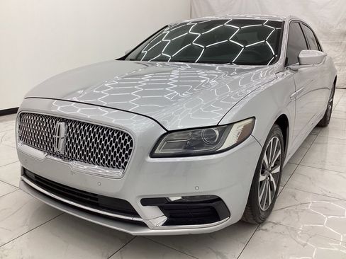 Used 2017 Lincoln Continental Premiere image 1