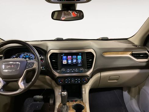 Used 2019 GMC Acadia Denali w/ Technology Package FWD image 11