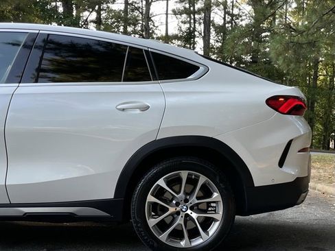 Used 2022 BMW X6 xDrive40i w/ Premium Package image 6