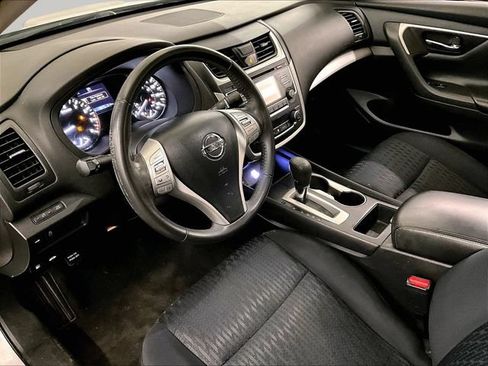 Used 2017 Nissan Altima 2.5 SV w/ Convenience Package FWD image 13