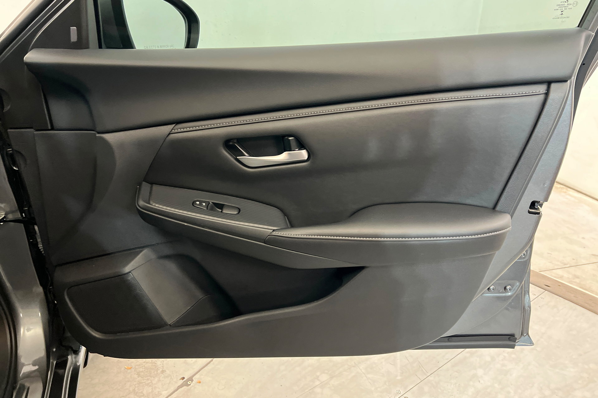 Used 2025 Nissan Sentra SV FWD image 23