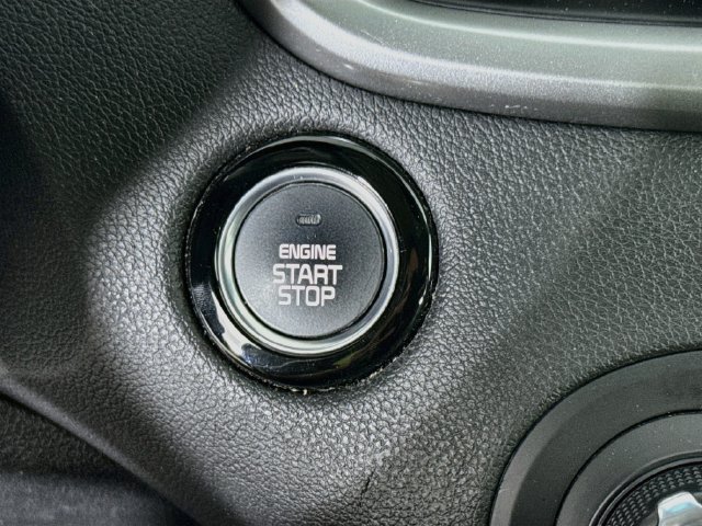 Used 2017 Kia Sorento FWD image 18