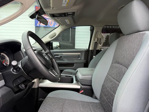 Used 2017 RAM 1500 Classic SLT image 19