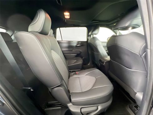 Used 2021 Toyota Highlander XSE image 26