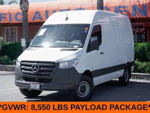 Used 2020 Mercedes-Benz Sprinter 1500 image 4