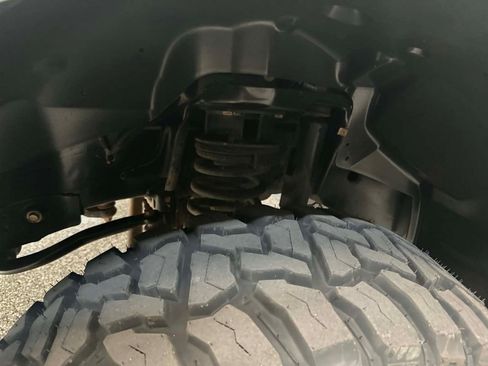 Used 2016 RAM 2500 Tradesman w/ Chrome Appearance Group image 9