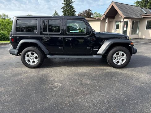 Used 2021 Jeep Wrangler Unlimited Sport AWD/4WD image 4