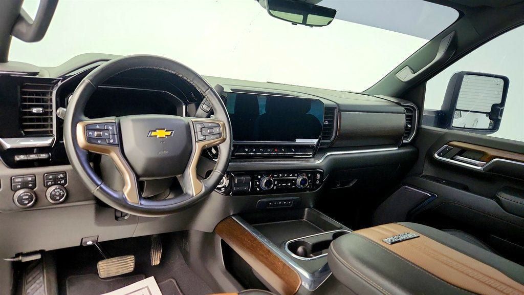 Used 2024 Chevrolet Silverado 2500 High Country w/ High Country Premium Package AWD/4WD image 12