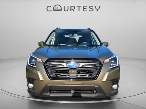 Used 2023 Subaru Forester Limited image 8
