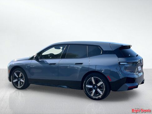 Used 2025 BMW iX xDrive50 w/ Sport Package AWD/4WD image 4