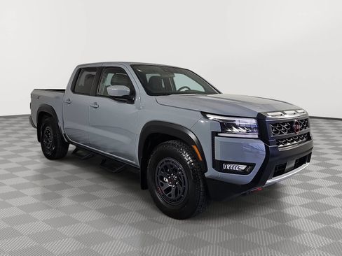 Used 2025 Nissan Frontier Pro-X RWD image 2