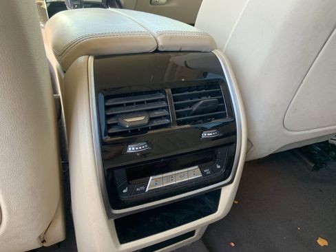 Used 2019 BMW X7 xDrive40i w/ Premium Package AWD/4WD image 15