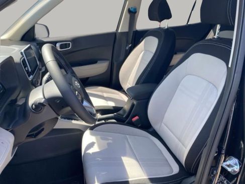 New 2026 Hyundai Venue SEL FWD image 13