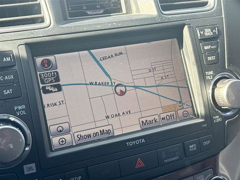 Used 2012 Toyota Highlander Limited w/ Tow Pkg image 16