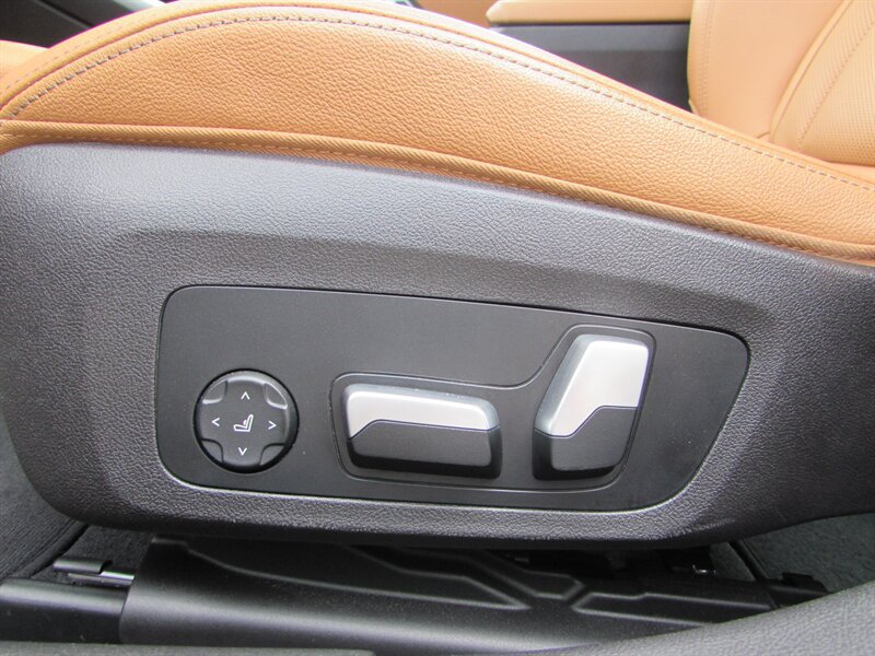 Used 2022 BMW M340i RWD image 11