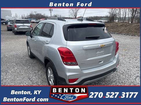 Used 2022 Chevrolet Trax LT image 1