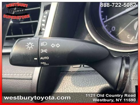 Used 2022 Toyota Camry SE w/ Cold Weather Package FWD image 25