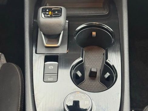 Used 2023 Nissan Rogue SV image 13