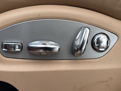 Certified 2023 Porsche Macan w/ Premium Package Plus image 7