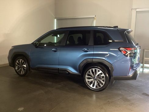 Used 2025 Subaru Forester Touring w/ Popular Package - Touring image 10