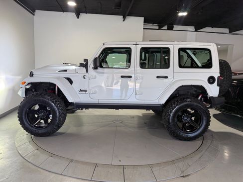 Used 2025 Jeep Wrangler Sport AWD/4WD image 27