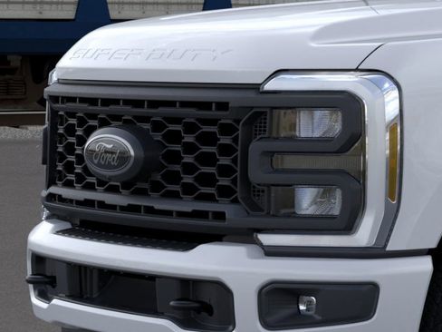 New 2025 Ford F250 Lariat w/ Black Appearance Package image 17