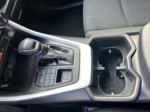 Used 2023 Toyota RAV4 LE AWD/4WD image 17
