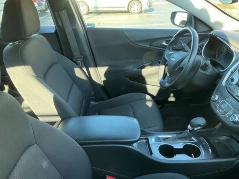 Used 2021 Chevrolet Malibu RS w/ LPO, Convenience Package 2 image 3