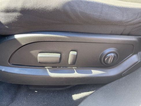Used 2016 Chevrolet Traverse LT FWD image 25