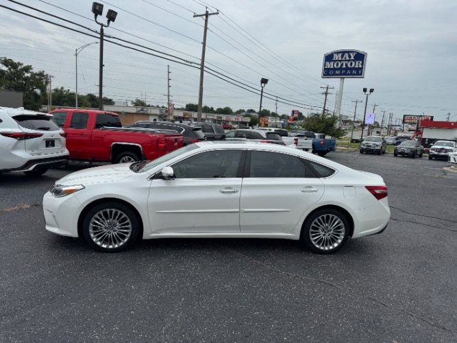 Used 2018 Toyota Avalon Limited w/ Protection Package FWD image 2