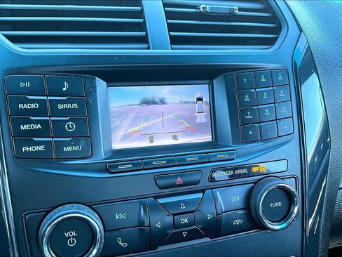 Used 2016 Ford Explorer XLT FWD image 21