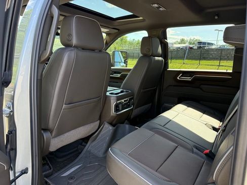 Certified 2026 GMC Sierra 2500 Denali w/ Denali Reserve Package AWD/4WD image 23