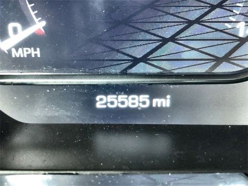 Used 2025 GMC Sierra 1500 SLT image 15