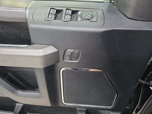 Used 2018 Ford F150 Platinum w/ Equipment Group 701A Luxury AWD/4WD image 28