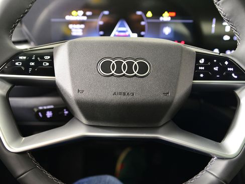 New 2025 Audi Q5 Premium Plus image 14