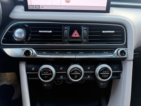 Used 2022 Genesis G70 3.3T image 33