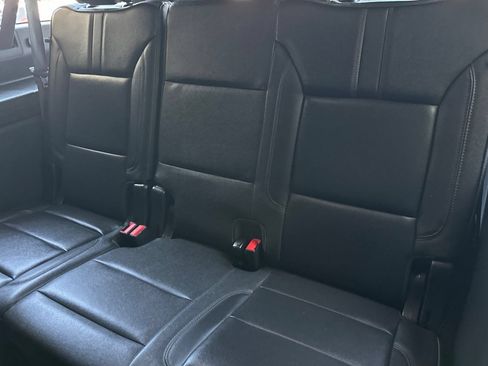 Used 2024 Chevrolet Suburban RST RWD image 21