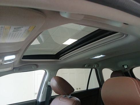 Used 2019 Subaru Outback 2.5i Touring AWD/4WD image 17